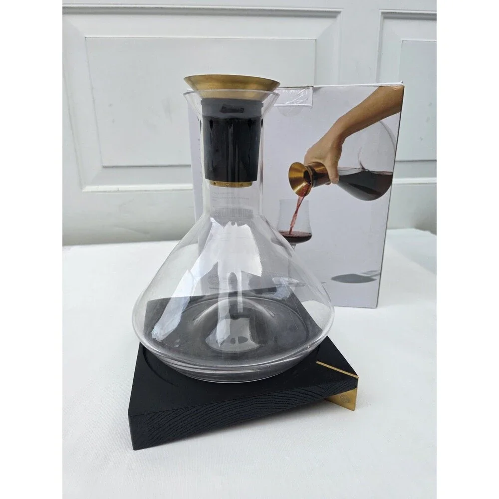Rabbit Premium Wine Decanter with Sediment Strainer and Integrated Aerator